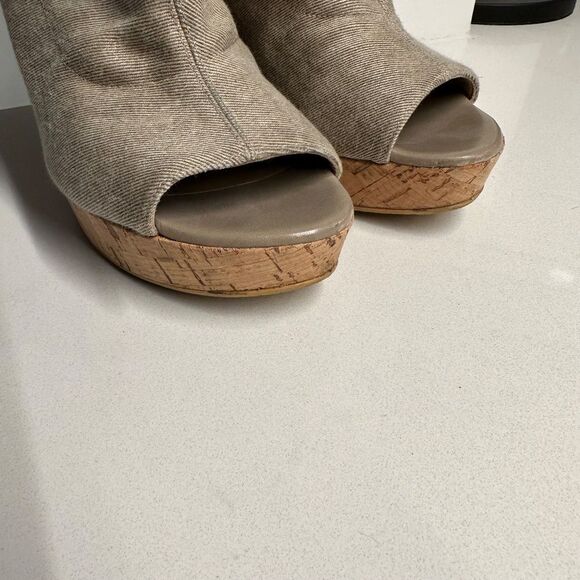 Stuart Weitzman Cork Wedge Platform Sandals with Gray/Tan Cloth Upper Size 9 - Picture 8 of 12